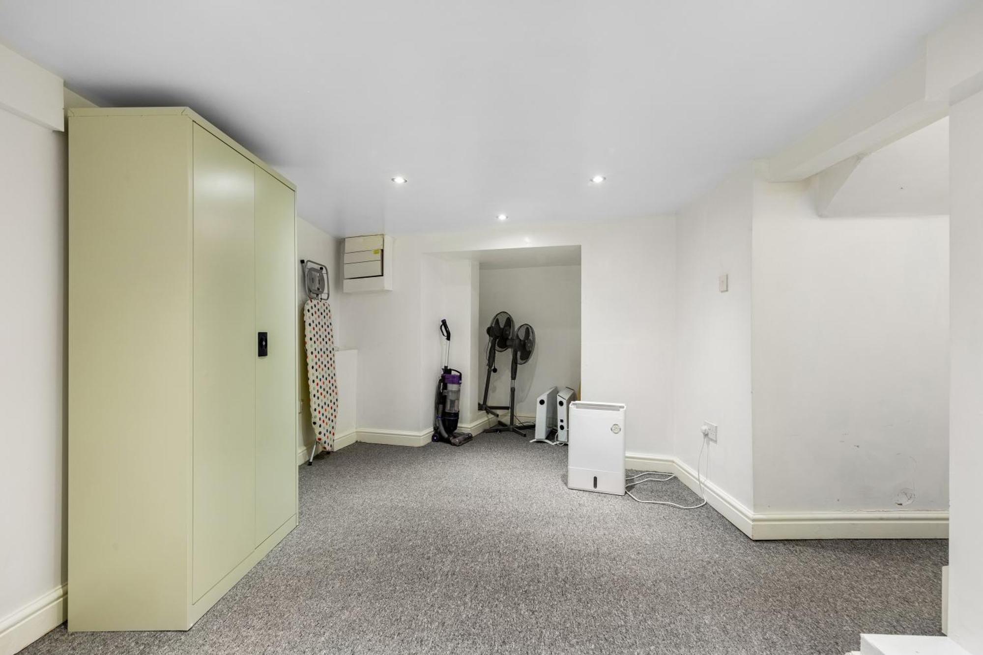Spacious 2 Bed 2 Bath Apartment With Free Parking For 2 Cars And Underground Station Zone 2 For Quick Access To Central London Up To 10 Guests Exterior foto