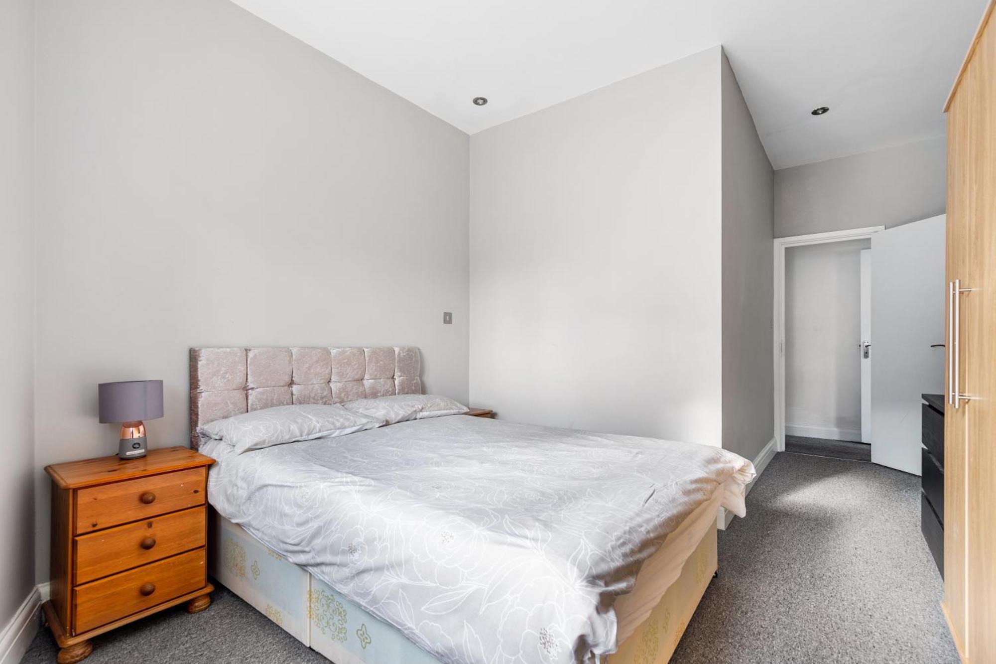 Spacious 2 Bed 2 Bath Apartment With Free Parking For 2 Cars And Underground Station Zone 2 For Quick Access To Central London Up To 10 Guests Exterior foto