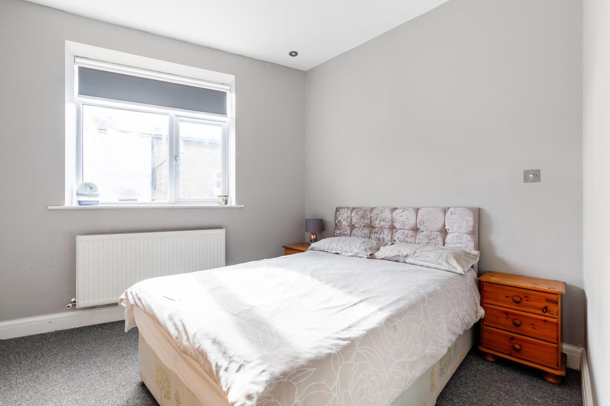 Spacious 2 Bed 2 Bath Apartment With Free Parking For 2 Cars And Underground Station Zone 2 For Quick Access To Central London Up To 10 Guests Exterior foto