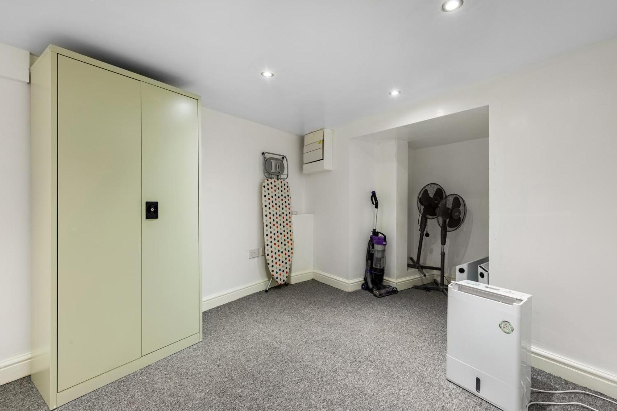 Spacious 2 Bed 2 Bath Apartment With Free Parking For 2 Cars And Underground Station Zone 2 For Quick Access To Central London Up To 10 Guests Exterior foto