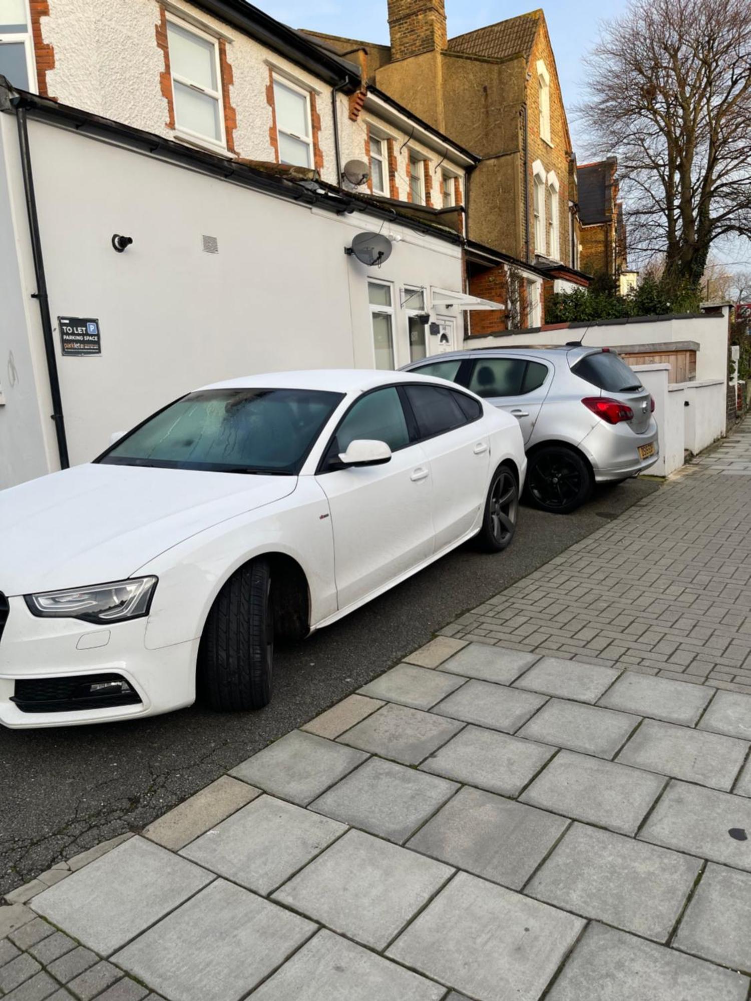 Spacious 2 Bed 2 Bath Apartment With Free Parking For 2 Cars And Underground Station Zone 2 For Quick Access To Central London Up To 10 Guests Exterior foto